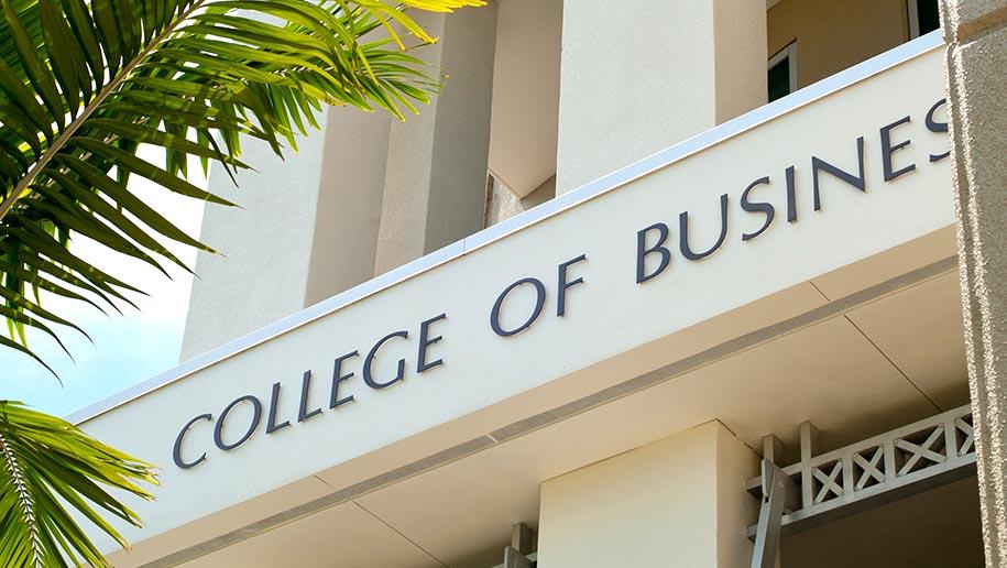 FAU College of Business and admission info for a Major in Economics