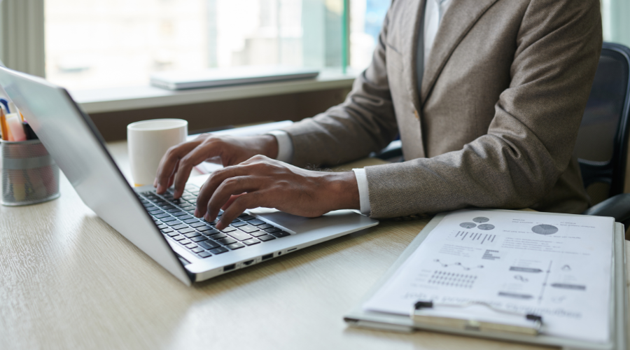 Agile versus Predictive Project Management Online